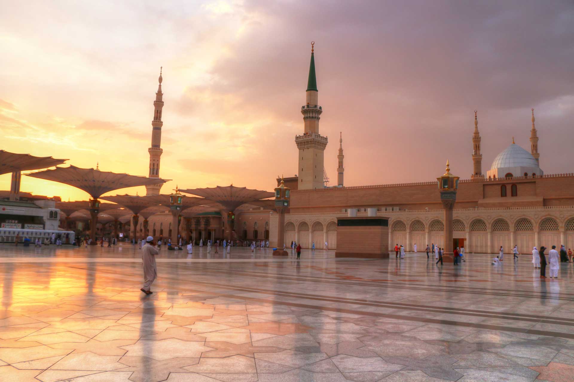 Masjid an-Nabawi, Madinah at sunset